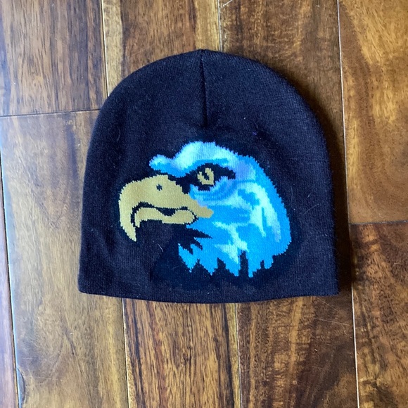 Small Eagle Toque - Picture 1 of 1
